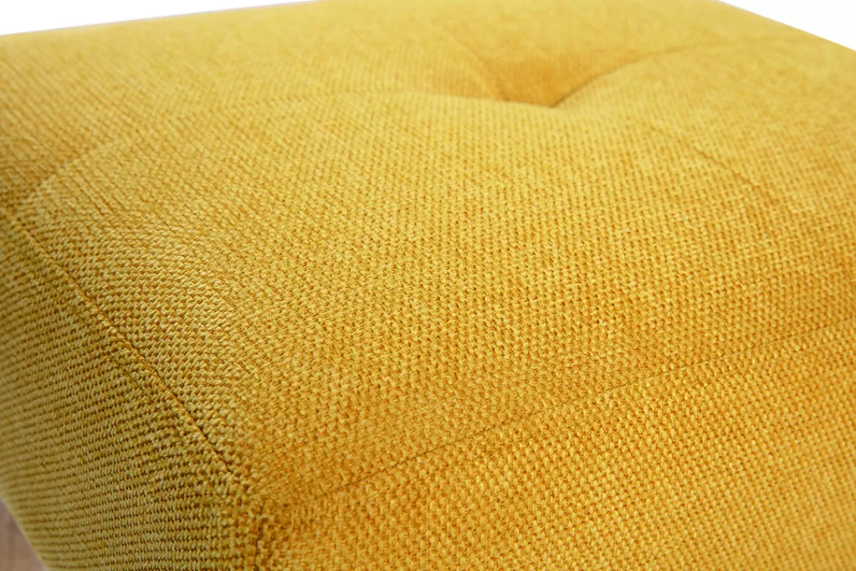 Miliboo Sillas Modernas-Taburete bajo de tela efecto aterciopelado texturizado amarillo mostaza y madera clara maciza 46 cm GUESTA